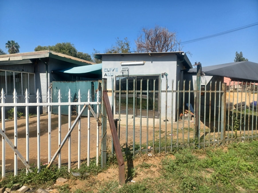 Commercial Property for Sale in Oos Einde North West